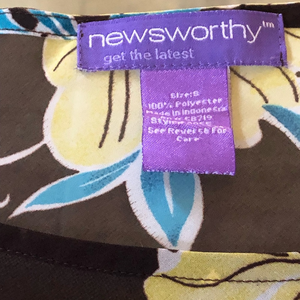 Vintage Newsworthy Flower Print Top w/side tie - Picture 4 of 8